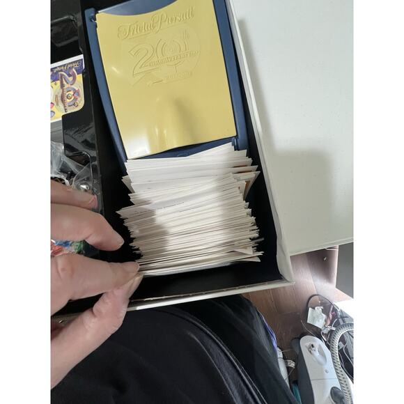 Trivial Pursuit 20th Anniversary Edition Trivia Board Game Hasbro 2002 Special - Picture 6 of 8